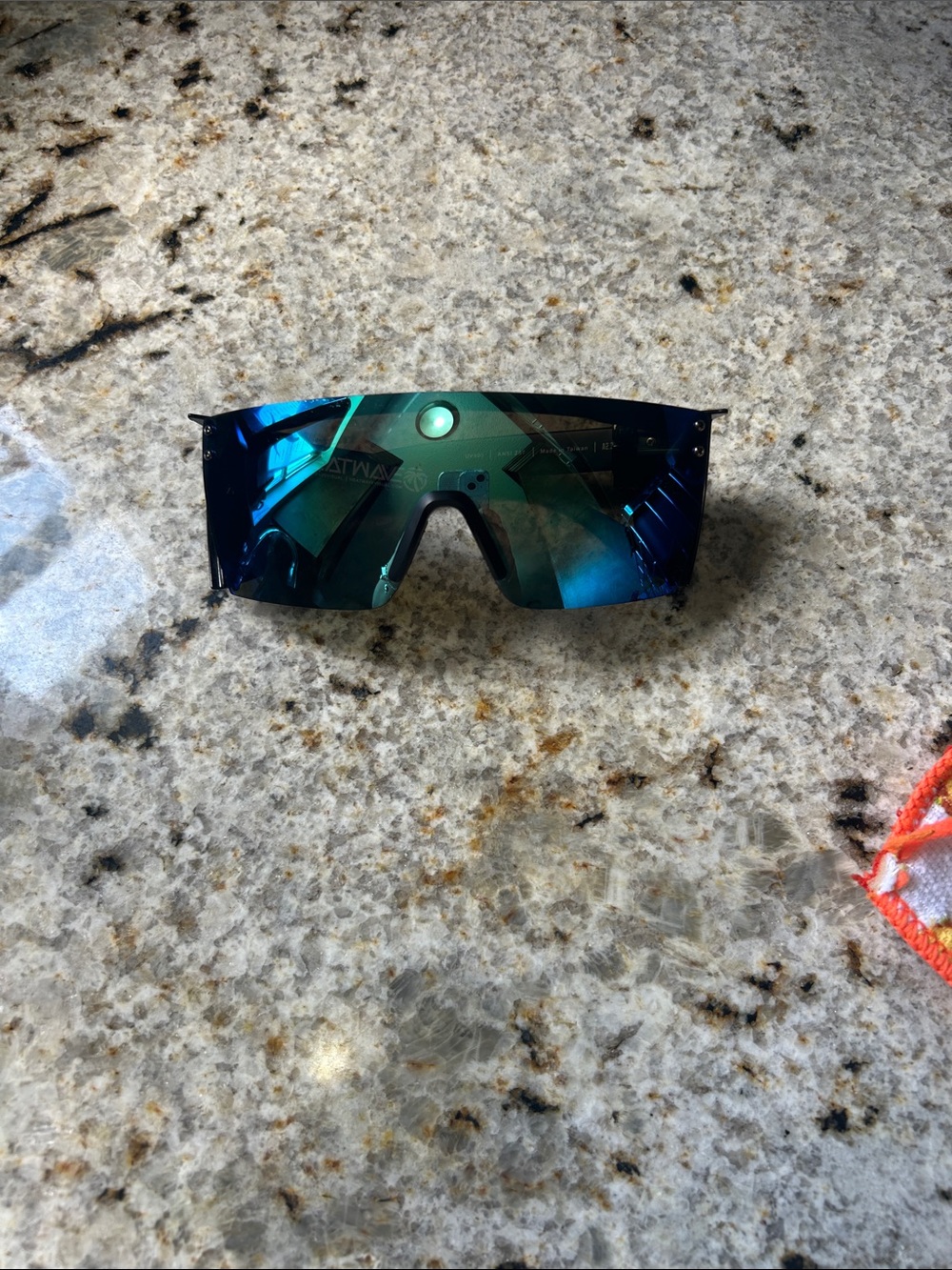 Men's Shield Sunglasses - Blue Mirrored Lens - Picture 6 of 7